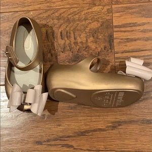 Mini Melissa Gold Bow shoes